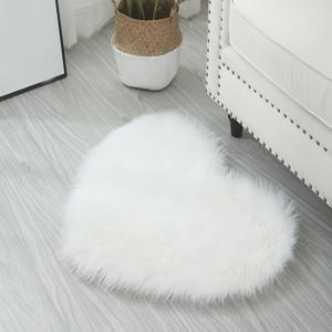 TEMU 흰색 북유럽 스타일 긴 털 플러시 하트 모양 러그, 양모와 닮아 침실 장식에 완벽, 혼합 플러시 소재로 제작, 세탁 가능