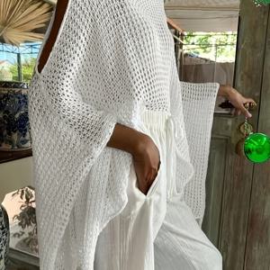 TEMU 샘플 디자인: 단색 보트넥 할로우 반투명 배트윙 슬리브 루즈 캐주얼 풀오버 탑, 다용도 스웨터.