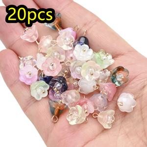 TEMU 20개 세트의 스타일리시한 아크릴 밸리 릴리 꽃 비즈. 그라데이션 컬러와 반짝이는 유리 마감이 특징이며, 키체인, 귀걸이, 목걸이 및 기타 주얼리 액세서리 제작에 적합합니다.