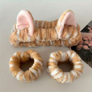 TEMU 프린트 고양이 귀가 있는 플러시 헤어밴드 3개 세트 - 부드럽고 신축성 있는 소재로 세안 및 메이크업에 적합 - 발렌타인데이를 위한 완벽한 선물, 귀여운 고양이 귀 헤어밴드, 및 메이크업 루틴에 이상적