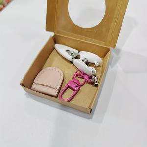 TEMU 1pc DIY 장식이 있는 미니 가위 - 양손용 금속 핸드헬드 가위, 세련된 수제 직물 디자인, 배터리 필요 없음, 여행 및 우정 선물에 이상적, 크래프팅 액세서리 | 장식 가위 | 금속 피니시, 수제 액세서리