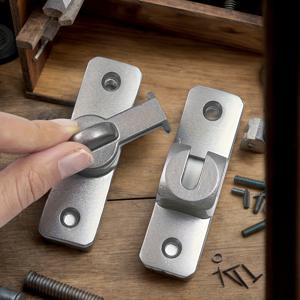 TEMU 고강도 보안 도어락, 80° 플립 래치 및 방지 잠금 메커니즘이 적용된 주거용 및 상업용 볼트 도어락. 집, 차고, 욕실, 사무실, 애완동물 문, 창문에 적합. 설치용 나사 4개 포함