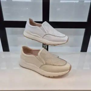 [엘칸토]엘칸토 HC11 소가죽 여성화 K0W4U51C3K (30420300)