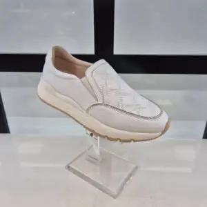 [엘칸토]엘칸토 HC11 소가죽 여성화 H0C4U51K3 (30420299)