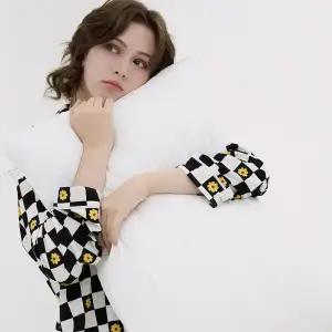 소프킨 플라워체커 긴팔 커플 잠옷 세트