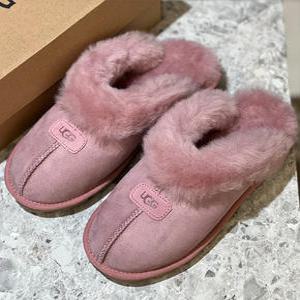 [AK플라자] [어그] 25F/W 여성 시그니처 코케트 슬리퍼 1665303523 핑크던