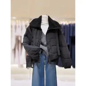 [롯데백화점]SOUP 카라 숏 패딩 점퍼 SBAPA8Z