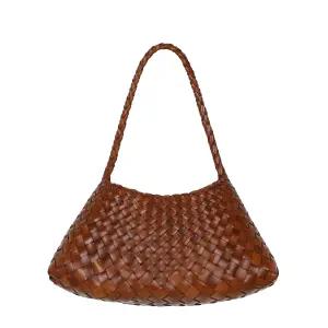 드래곤디퓨전 공식수입 25FW 탄 로잔나 숄더백 ROSANNA 8943 TAN