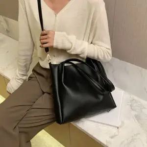 여자 대학생 데일리 숄더백 인기 신상 크로스백 가방 (WFJ5C3Y)