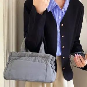 토트 데일리 가방 패딩 크로스백 그레이 (WFK438F)