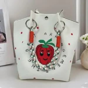 여성 대용량 니트 타원형 버킷백 가방 핸드백 런치백 (WFJ4RGL)