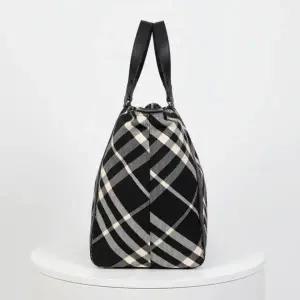 [버버리]Large field tote 8086476 라지 필드 토트백 818859