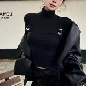 블랙티셔츠 겨울 슬림 하이넥 여성 긴팔티 크롭긴팔 블랙 가을패션 하이넥티