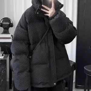 남성 패딩 엠보싱 패턴 모던한패딩 독특한패딩 올블랙 시크한패딩 아우터