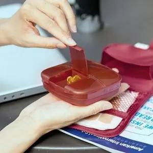 여행용 필수 아이템 다양한 수납 가능 다용도 구급함 파우치 7칸 알약 케이스 First