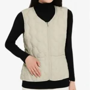 가벼운 따뜻한 방한조끼 패딩조끼 초경량 다운패딩 패딩 여성 간절기 데일리 코트 브이넥 경량 등산복 슬