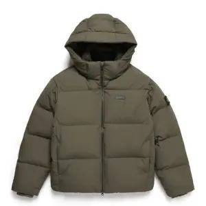 내셔널지오그래픽 내셔널지오그래픽  숏기장 구스 후디 다운 점퍼 N244UDW151