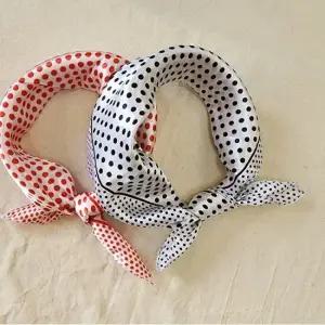 쁘띠 새틴 땡땡이 스카프 머플러 머리띠 정사각 복고