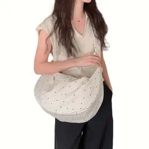 여성토트백 여자 데일리 빅사이즈 숄더백 인기 반달 크로스백