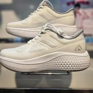 프로월드컵 HC41 바로인 라이드 여성 아치핏 러닝화 P125-A217-1