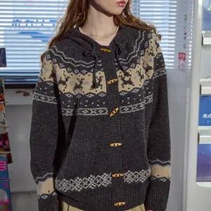 [2-WAY] 노르딕디어 토글 후드 니트 챠콜