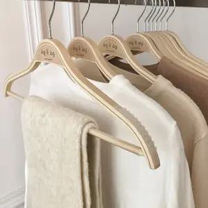 [브이앤비리빙]어깨뿔 방지 논슬립 원목 셔츠 바지 목도리 옷걸이 60P