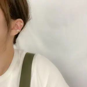 [하프클럽/ ]여자 쁘띠 귀찌 진주 포인트 트윙클 귀걸이