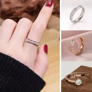 [라일리의류] Rly 깔끔한 디자인 큐빅 포인트 써지컬 링 반지 3종 택
