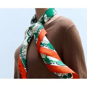 [올리브그린] 실크100 PARIS 시그니처 스카프