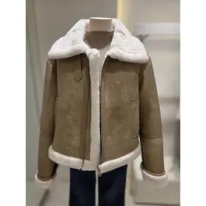 [SOUP](신세계 사우스시티) 집업 숏 무스탕 (SBBMU30)