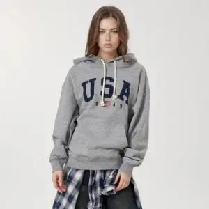 [롯데백화점]후아유 남녀공용 USA Logo Hoodie(Brushed) WHMHF4T91U