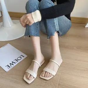 여자 미니멀 모던 슬리퍼 세련된 디자인 깔끔한 스트랩 플랫슈즈