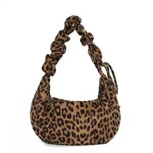 가방 스쿨룩 백팩 남자백팩 토드백 남자가방 대학생 (WFJ4K2Z)