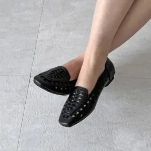 여름용 펀칭 플랫 슈즈 소가죽 빅사이즈 여성용 신발 (WFJ5TPG)