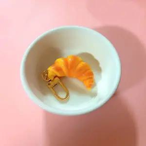 베이커리 크로와상 키링 열쇠고리 WEFDA85