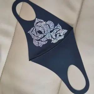 [하프클럽/]네오플렌 장미 마스크 국산 방한 여성 겨울 마스크