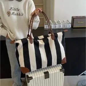 기회공작소  최저가 여행용 케리어 결합 대형 스트라이프 보스턴백 캐리어보조가방