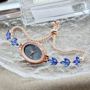 [콩심팥심]여성 손목시계 블루 슬라이드 시계 패션시계