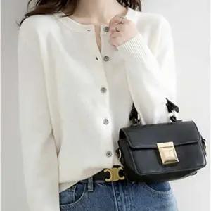 간절기가디건니트 여자 간절기 출근 룩 봄 라운드 넥 버튼 가디건 코디