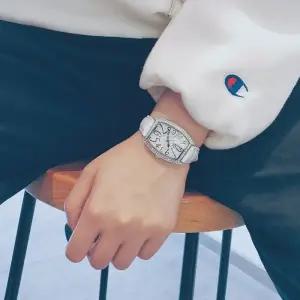 여성 가죽 손목시계 화이트 시계