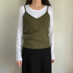 [Made]코베 울 브이넥 니트 뷔스티에 - 4 color