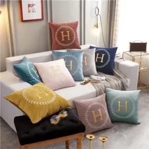 북유럽 수입 네이비 자수 H 큐션 쇼파쿠션 거실 팔배게 벨벳