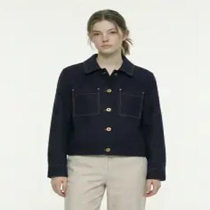 헤지스 여성 26SS 데님트러커형 우븐 자켓 네이비 HSJA6B202N2