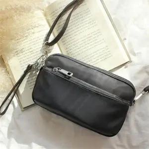 [셀러허브][라일리] Rly 여성 주부 학생 다용도 미니 손가방 겸용 크로스백 (S9516147)