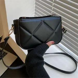 [셀러허브][라일리] Rly 여자 미니크로스백 블랙 브라운 모던한 핸드백 가방 (S9800108)