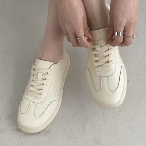 [하프클럽/ ]여자 흰색운동화 끈있는 봄신발 스니커즈