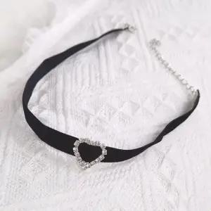 ONM 하트 블랙 벨벳 초커 목걸이 코스프레 무대의상