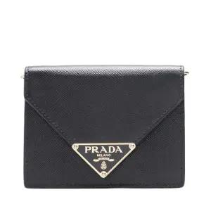 [중고명품] 블랙 카프스킨 사피아노 삼각 로고 여성 카드 지갑 1MR033