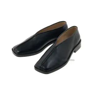 [롯데백화점]르메르 SS25 남성 플랫파이프 슬리퍼 FO0007 LL0023 BK999