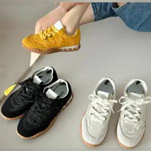 여성 독특한 패브릭 스웨이드 레이스업 러닝화